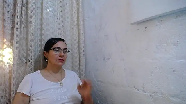 gabbyparker  online show from September 2025 02:21:01 PM