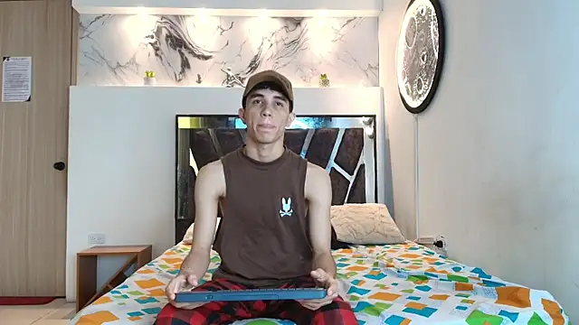 THREE GUYS HOT online show from October 2025 07:34:01 PM