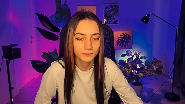 olivianorton online show from September 2025 09:33:01 AM