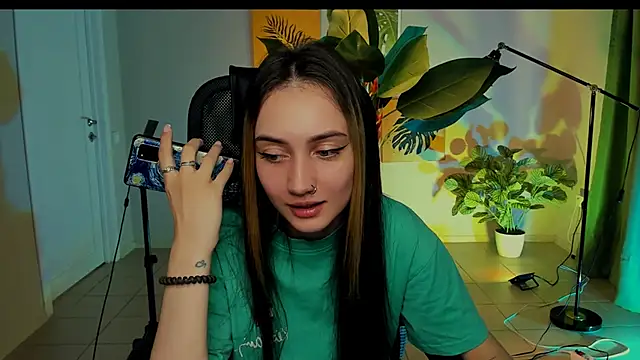 olivianorton online show from September 2025 01:46:02 PM