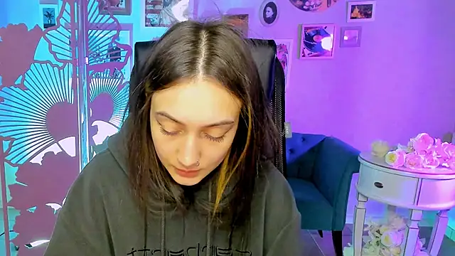 olivianorton online show from September 2025 12:53:01 PM