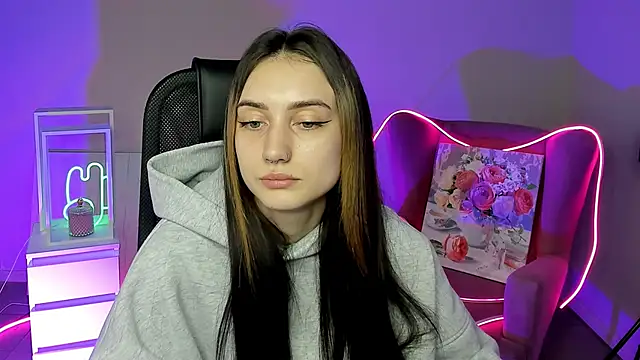 olivianorton online show from October 2025 12:24:02 PM