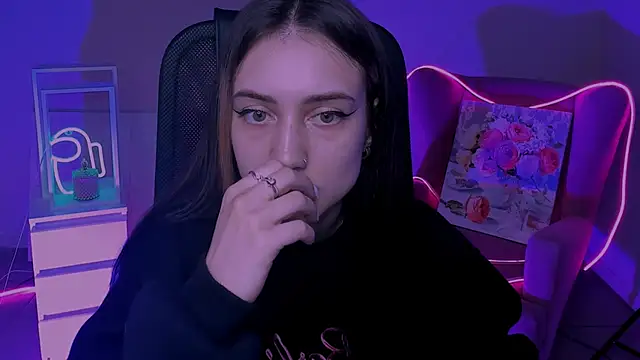 olivianorton online show from October 2025 12:26:01 PM