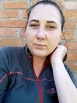 Ninna Selina online show from September 2025 11:48:01 AM