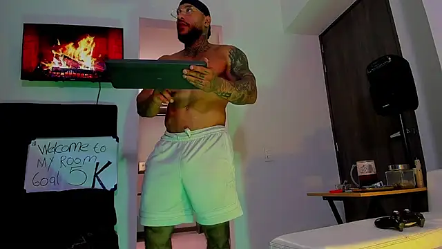 Snapshot of Andrew_Johnnson chatting on September 2025 04:54:01 PM Andrew Johnnson online show from September 2025 04:54:01 PM