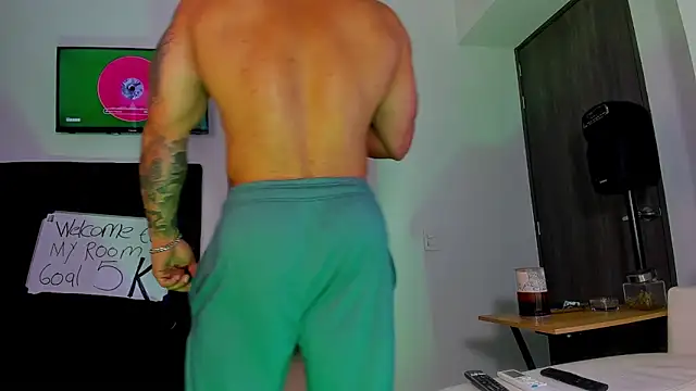 Snapshot of Andrew_Johnnson chatting on October 2025 05:44:02 PM Andrew Johnnson online show from October 2025 05:44:02 PM