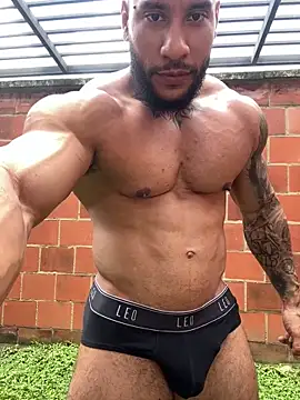 Snapshot of Andrew_Johnnson chatting on October 2025 04:52:02 PM Andrew Johnnson online show from October 2025 04:52:02 PM