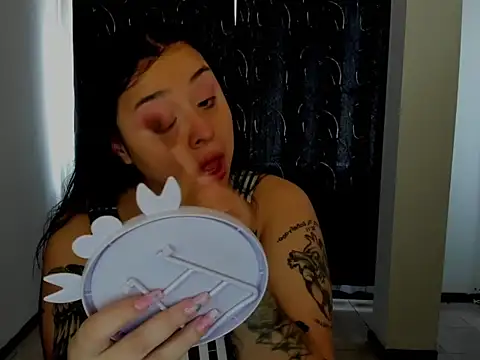 Lizieee online show from September 2025 05:28:01 PM