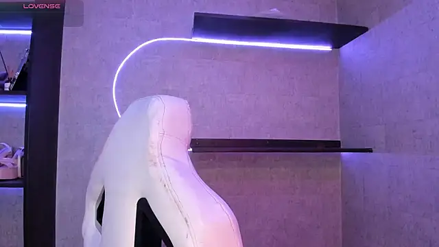 RenataLeclair online show from October 2025 04:04:01 PM