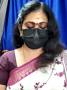 Snapshot of Sweetie_swetha37 chatting on November 2025 08:07:01 PM Sweetie swetha37 online show from November 2025 08:07:01 PM