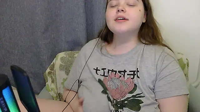 Snapshot of brattyprincessemma chatting on November 2025 07:13:02 PM brattyprincessemma online show from November 2025 07:13:02 PM