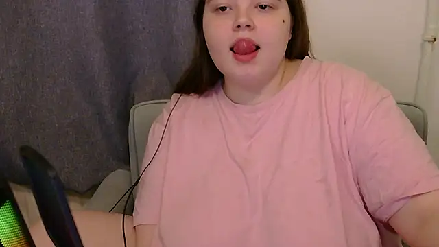 Snapshot of brattyprincessemma chatting on November 2025 06:03:01 AM brattyprincessemma online show from November 2025 06:03:01 AM