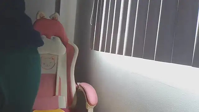 Crystal Star  online show from October 2025 05:02:02 PM