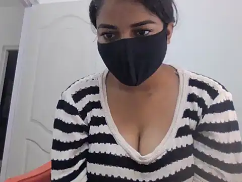 Little toy girl online show from November 2025 04:56:02 AM