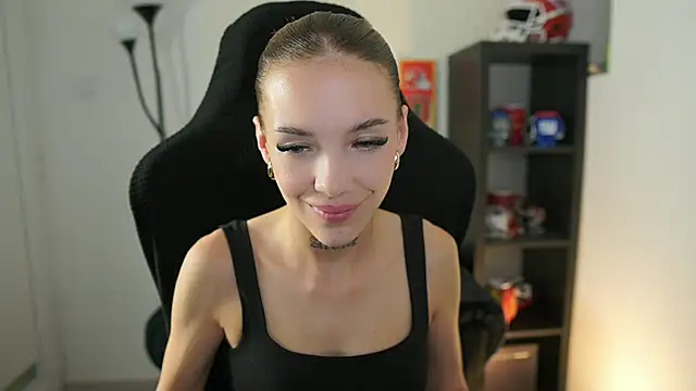 alexxisky online show from September 2025 01:02:02 PM
