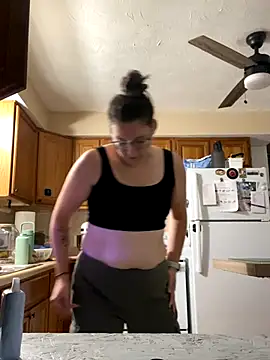 Snapshot of Mommasaurrex chatting on October 2025 01:53:02 PM Mommasaurrex online show from October 2025 01:53:02 PM