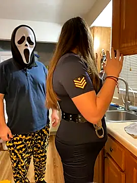 Snapshot of Mommasaurrex chatting on October 2025 01:50:02 AM Mommasaurrex online show from October 2025 01:50:02 AM