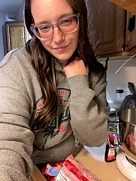 Snapshot of Mommasaurrex chatting on October 2025 04:58:01 AM Mommasaurrex online show from October 2025 04:58:01 AM