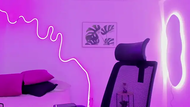 Snapshot of Cherrydollxx chatting on October 2025 11:40:01 AM Cherrydollxx online show from October 2025 11:40:01 AM