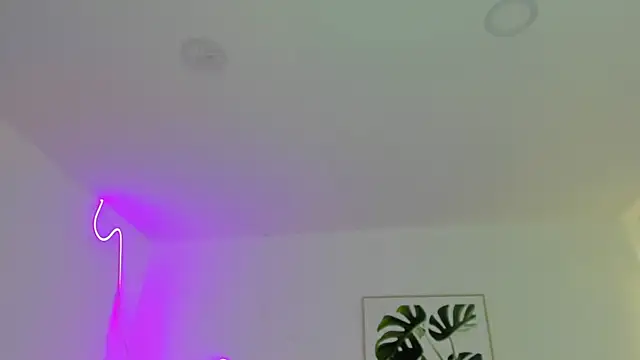 Snapshot of Cherrydollxx chatting on October 2025 11:43:02 AM Cherrydollxx online show from October 2025 11:43:02 AM