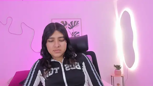 Snapshot of Cherrydollxx chatting on October 2025 12:18:02 PM Cherrydollxx online show from October 2025 12:18:02 PM