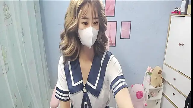 luna bae00 online show from October 2025 02:51:02 PM