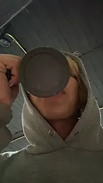 Snapshot of OliIverr22 chatting on November 2025 12:06:02 PM OliIverr22 online show from November 2025 12:06:02 PM