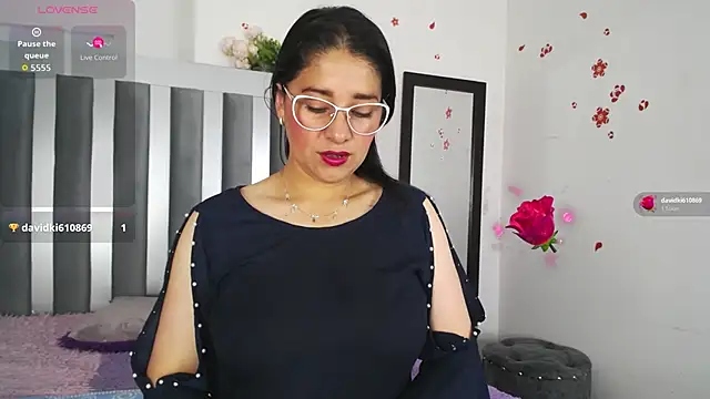 Alana steel 1 online show from October 2025 12:04:02 PM