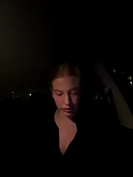 Chloemillerrxx online show from September 2025 06:35:02 PM