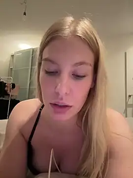 Chloemillerrxx online show from November 2025 09:37:02 PM