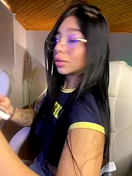 Maddy Piink online show from October 2025 08:28:02 PM