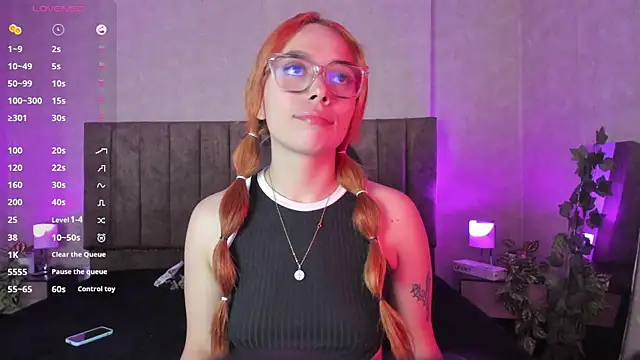 Snapshot of LanaMills_ chatting on September 2025 05:00:02 AM LanaMills online show from September 2025 05:00:02 AM