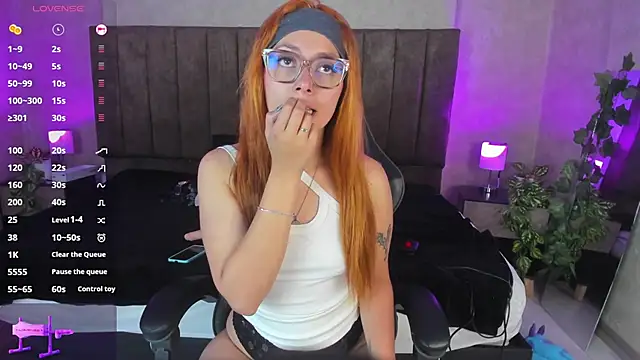 Snapshot of LanaMills_ chatting on September 2025 05:24:01 AM LanaMills online show from September 2025 05:24:01 AM