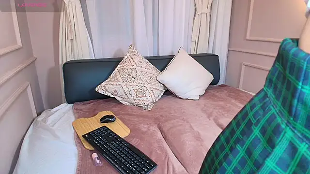 Nahomi key  online show from October 2025 11:33:02 AM