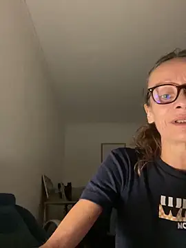 Snapshot of Chris06d22@xh chatting on September 2025 06:33:02 PM Chris06d22xh online show from September 2025 06:33:02 PM