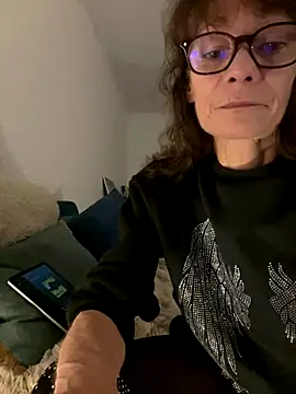 Snapshot of Chris06d22@xh chatting on October 2025 07:03:01 PM Chris06d22xh online show from October 2025 07:03:01 PM