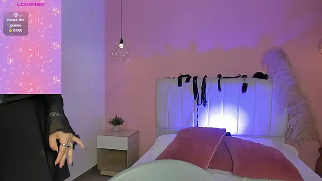 elisabethflores online show from October 2025 08:33:01 PM