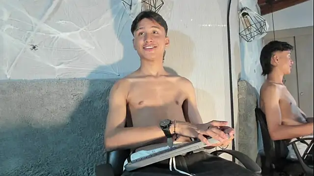 Daddy Darcks online show from October 2025 08:33:02 PM