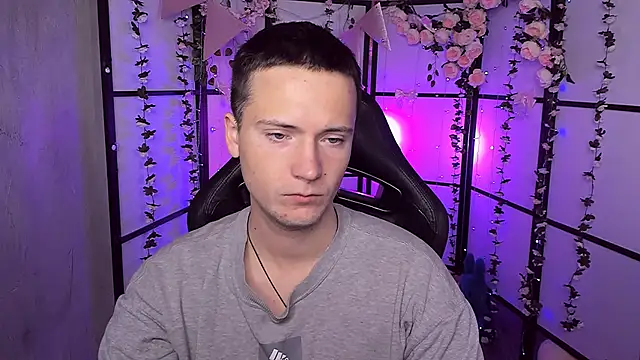 ZackNeal online show from September 2025 05:20:01 AM