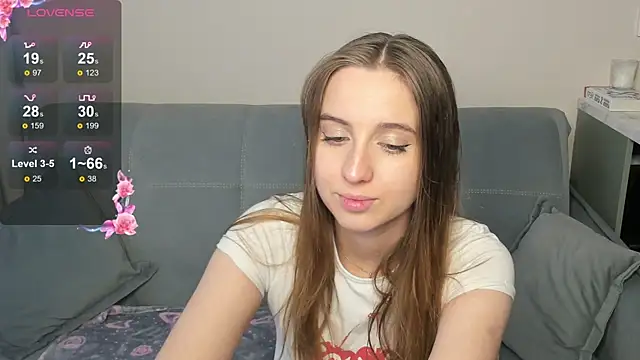KikiQT1 online show from September 2025 09:55:01 AM