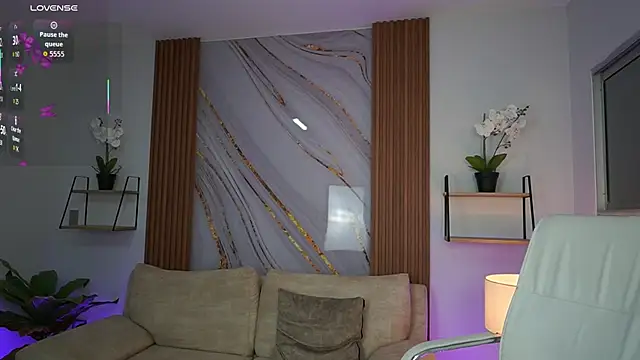 MilaCrave online show from October 2025 11:32:02 AM