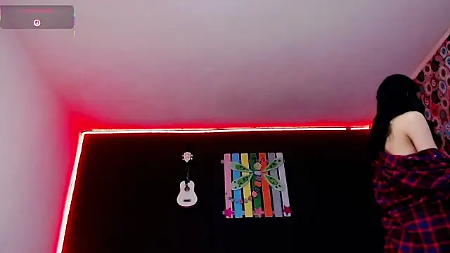 ingrid zese  online show from October 2025 06:08:02 PM