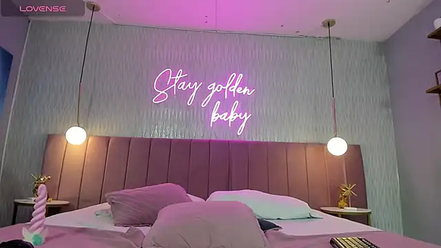 HANNA BASTIAN VC online show from October 2025 12:36:02 PM