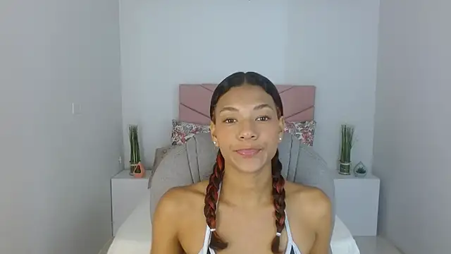 SarayVega  online show from September 2025 07:17:01 PM