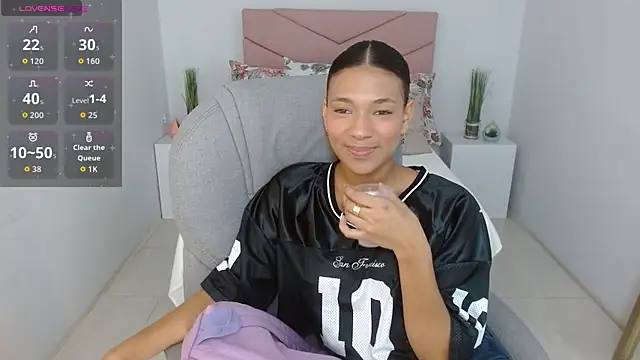 SarayVega  online show from October 2025 07:12:01 PM