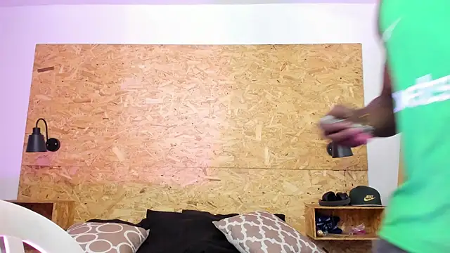 Snapshot of santiblack7 chatting on October 2025 07:36:01 PM santiblack7 online show from October 2025 07:36:01 PM