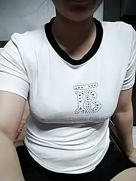 Mie rose online show from October 2025 01:34:02 PM