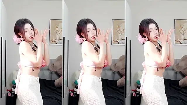 Snapshot of Flower_hua chatting on October 2025 03:46:02 PM Flower hua online show from October 2025 03:46:02 PM