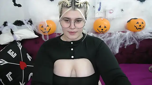 Amber Monro online show from October 2025 02:12:02 AM