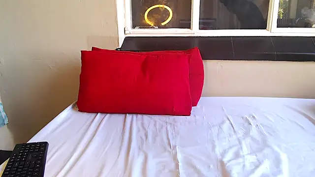 Snapshot of PetiteEbonyBabe chatting on October 2025 08:58:02 AM PetiteEbonyBabe online show from October 2025 08:58:02 AM